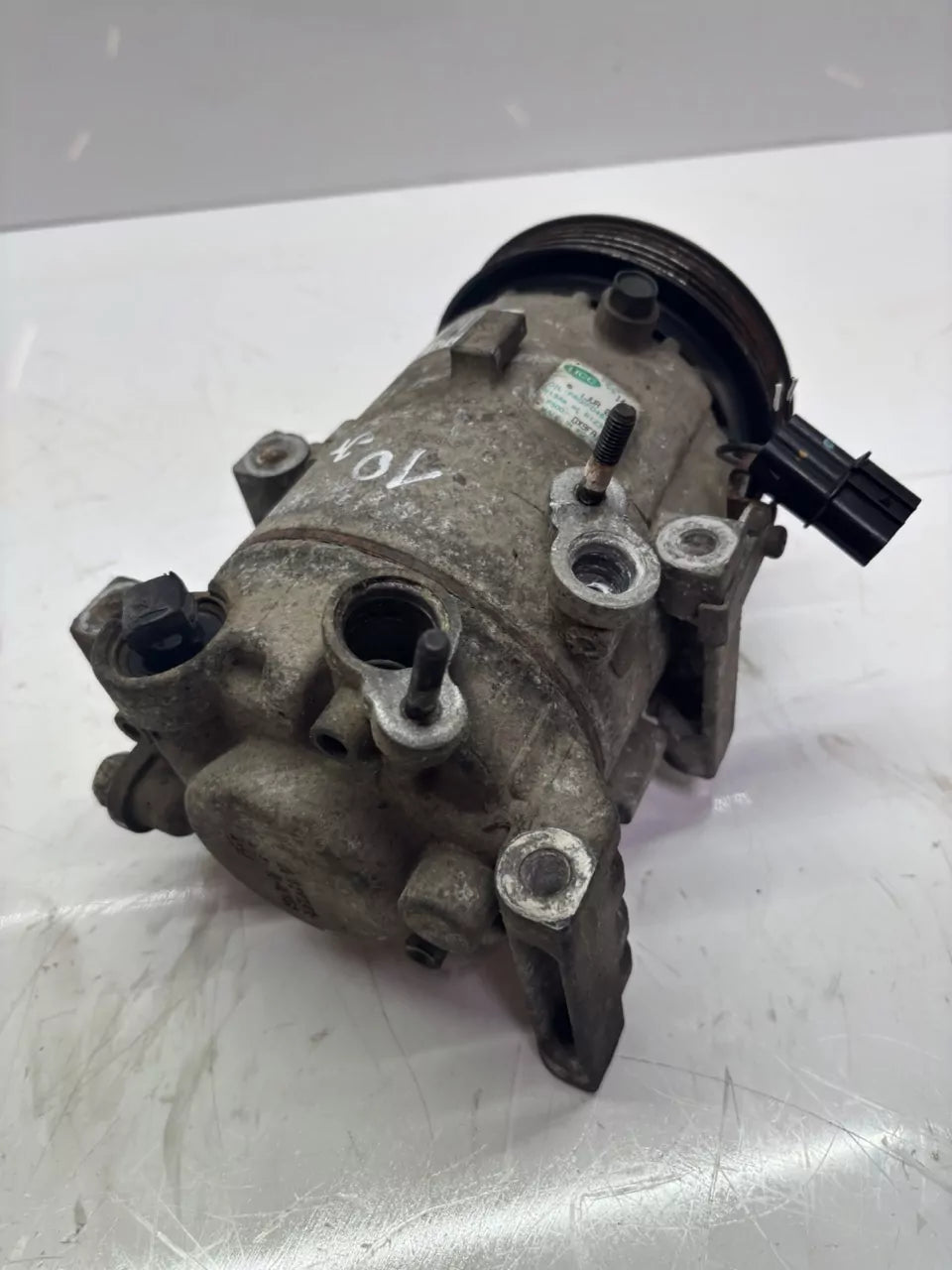 Compresor de aire acondicionado Toyota BMW Avensis 1.6 D4-D 1WW N47C16A N47 883100F050