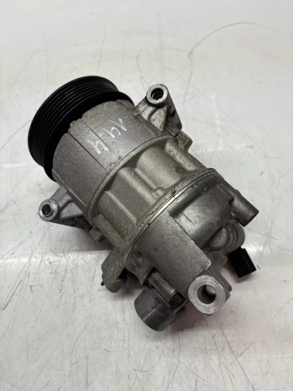 Compresor de aire acondicionado Audi Seat Skoda Volkswagen A3 Passat 1.4 TSI CZEA CZE 5Q0816803B