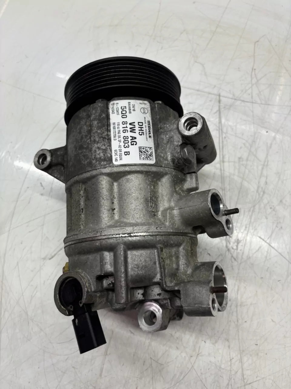 Compresor de aire acondicionado Audi Seat Skoda Volkswagen A3 Passat 1.4 TSI CZEA CZE 5Q0816803B