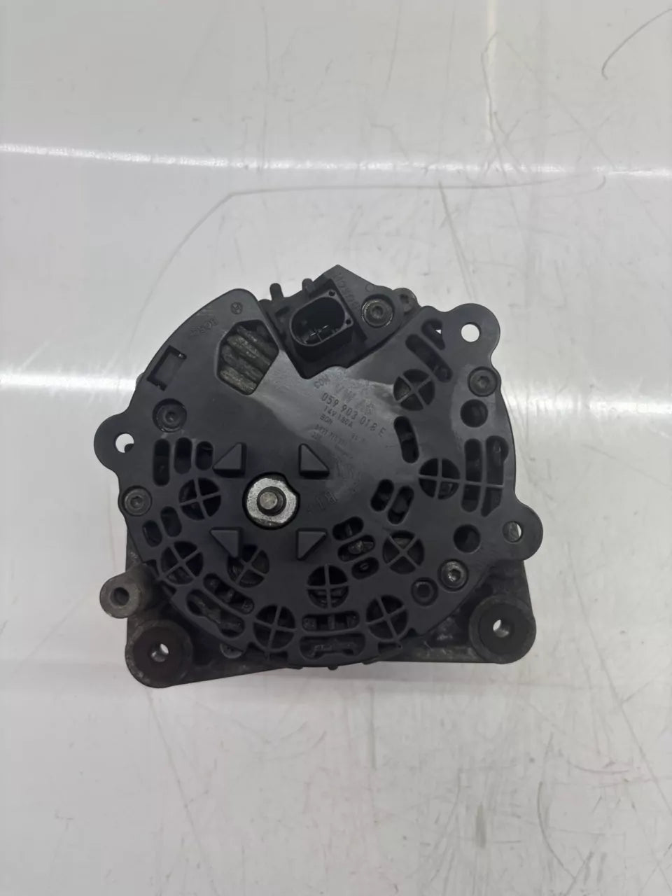 Alternador Audi 3.0 TDI V6 CDYA CDY 059903018E