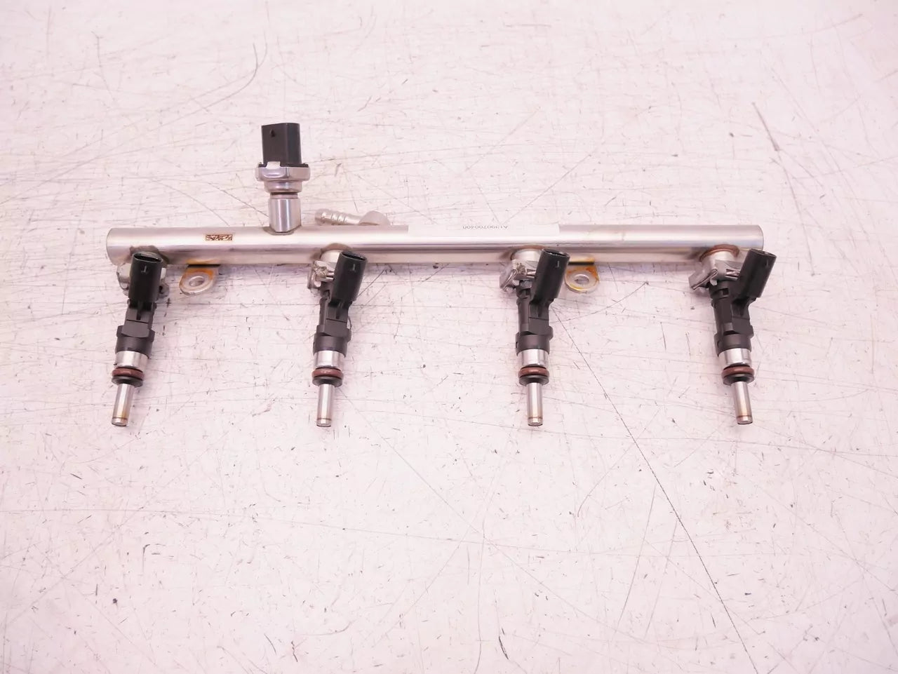 Rampa inyectora Mercedes-Benz Clase A CLA GLA 2.0 45 AMG M139.980 A1390700400