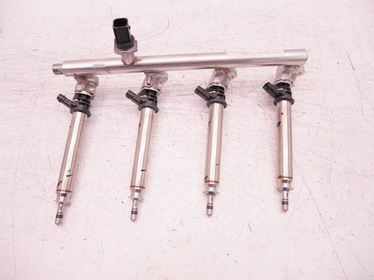 Rampa inyectora Mercedes-Benz Clase A CLA GLA 2.0 45 AMG M139.980 A2560700187