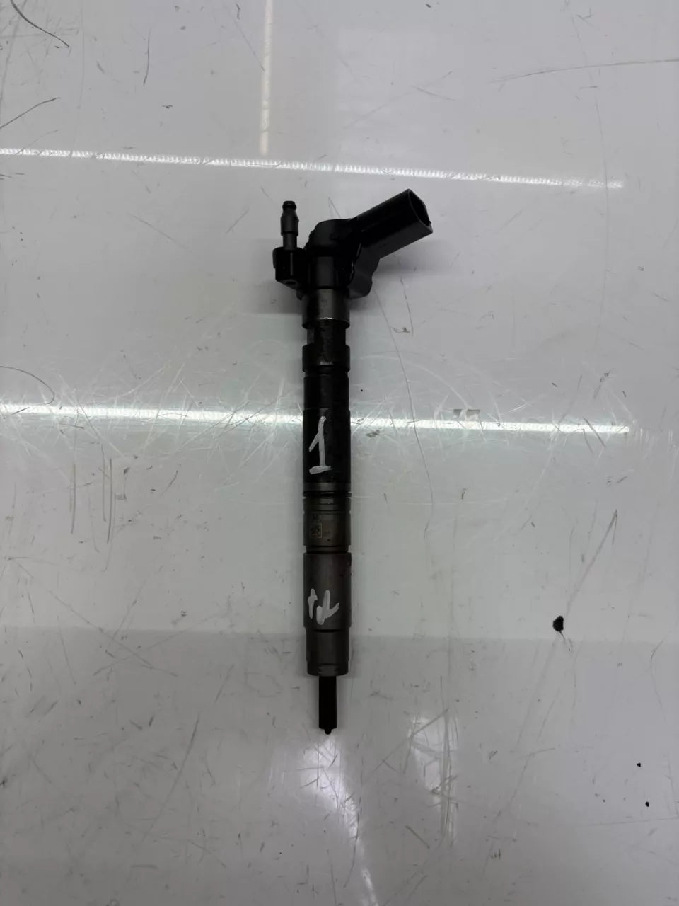 Inyector Volkswagen Golf Passat 2.0 TDI CBDC CBD 03L130277