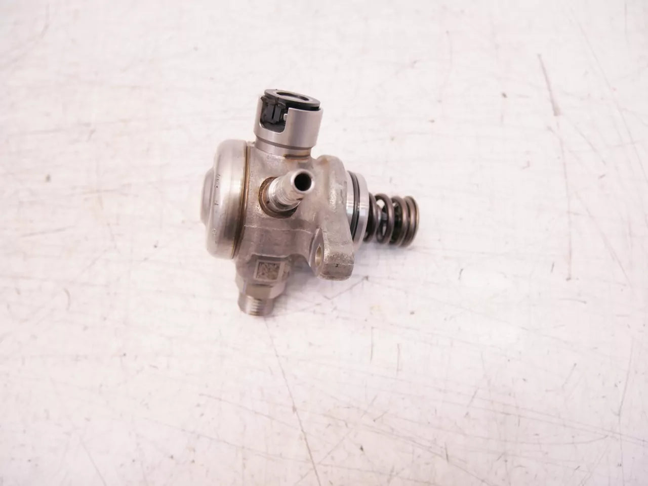 Bomba de combustible defectuosa Audi Seat A1 Ibiza 1.0 TSI DKRF 04E127027N