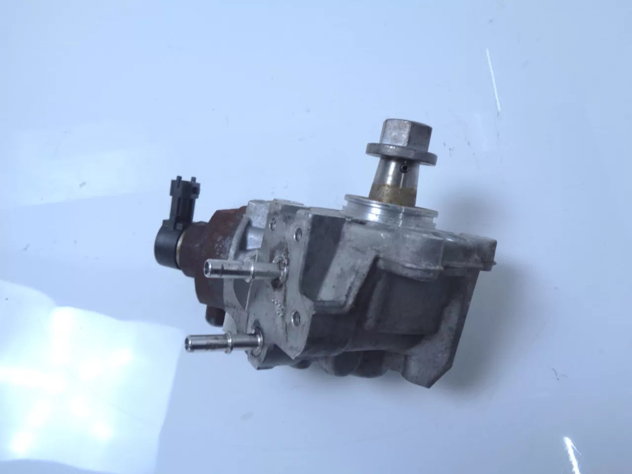 Bomba de alta presión Citroen Berlingo K9 1.5 BlueHdi YHW DV5RE 9817903080