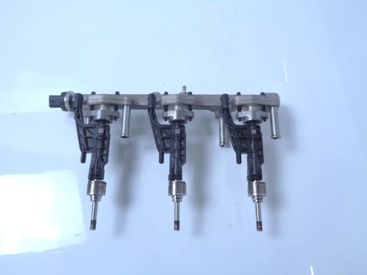 Riel inyector BMW Mini F55 F56 F57 1.5 B38A15A B38 8665631