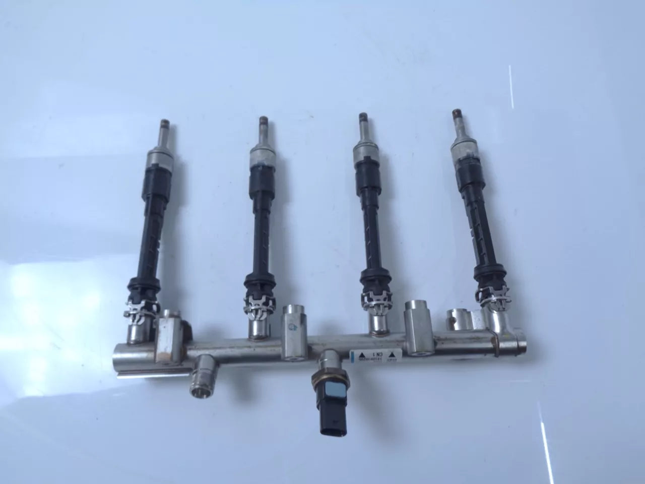 Rail de inyectores Nissan Qashqai MK2 1.3 DIG-T HR13DDT HR13 175200298R