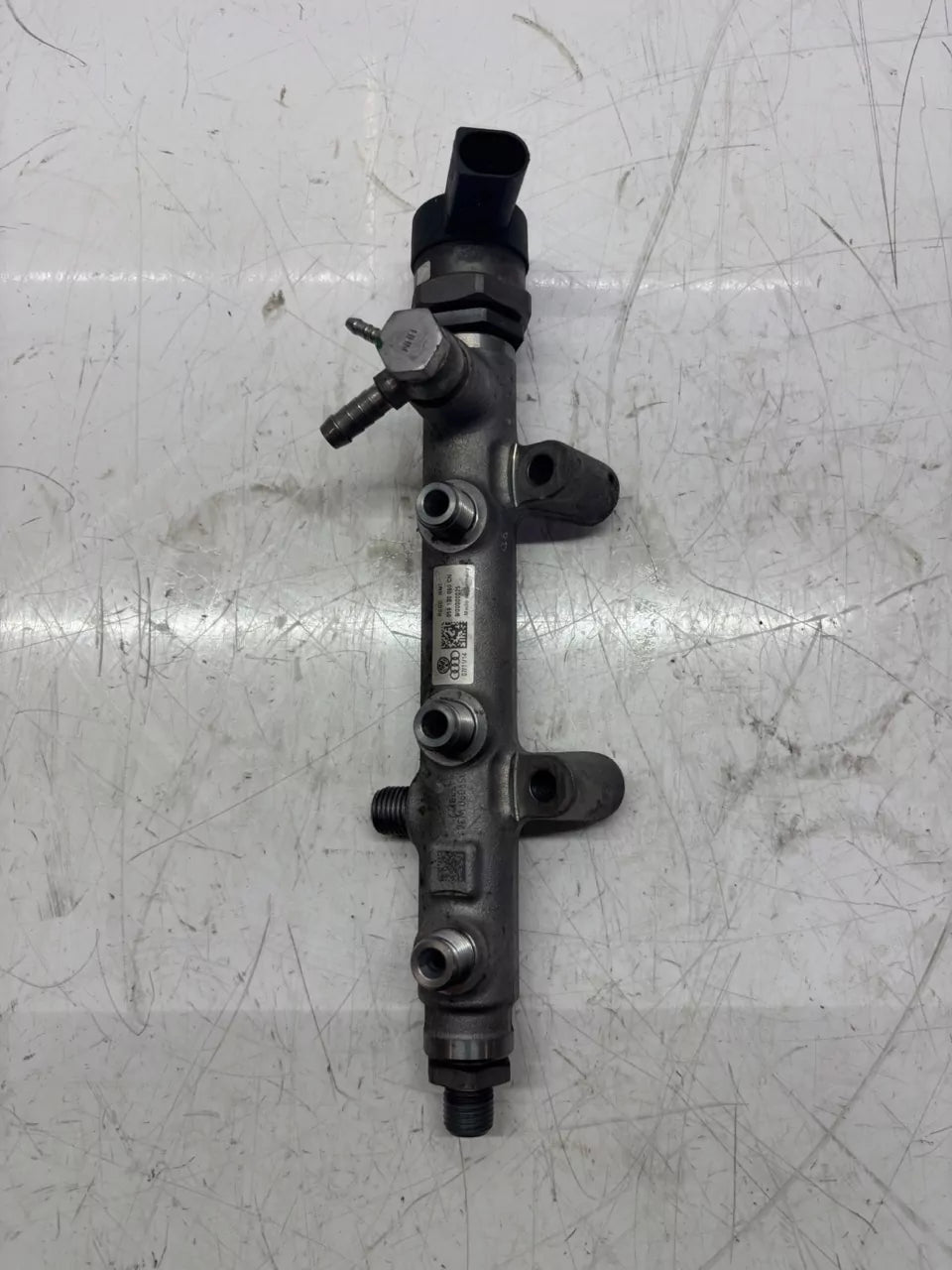 Tubo de raíl Audi A4 A5 A6 3.0 TDI CLAB CLA 059130090CN