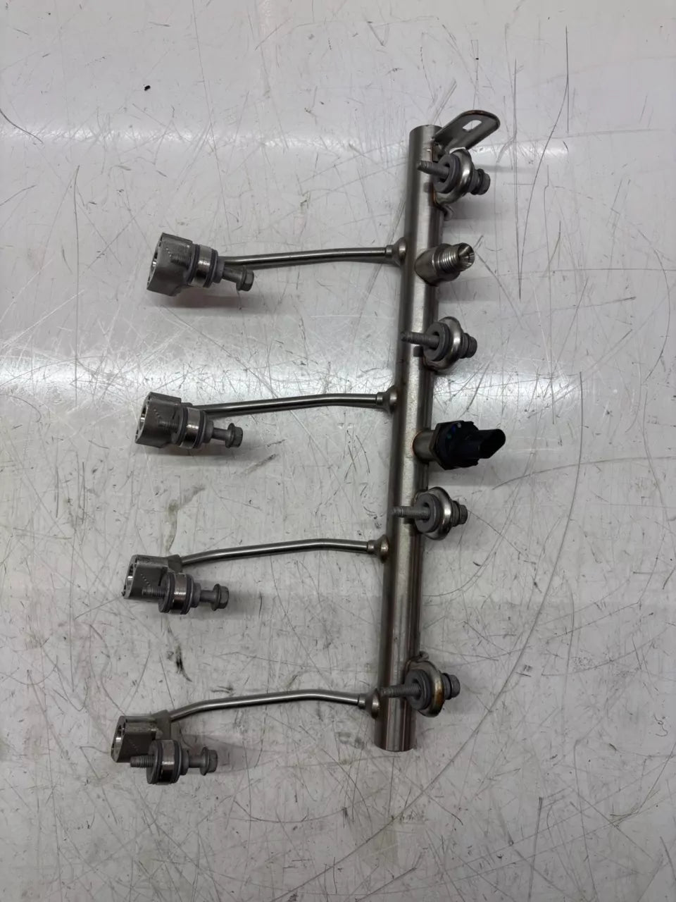 Carril del inyector Opel Astra K B 16 1.4 T LE2 B14XFL 745620142 12669216