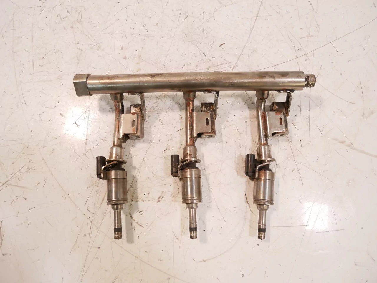 Rampa inyectora Ford Focus MK3 1.0 EcoBoost M1DD 0261500556