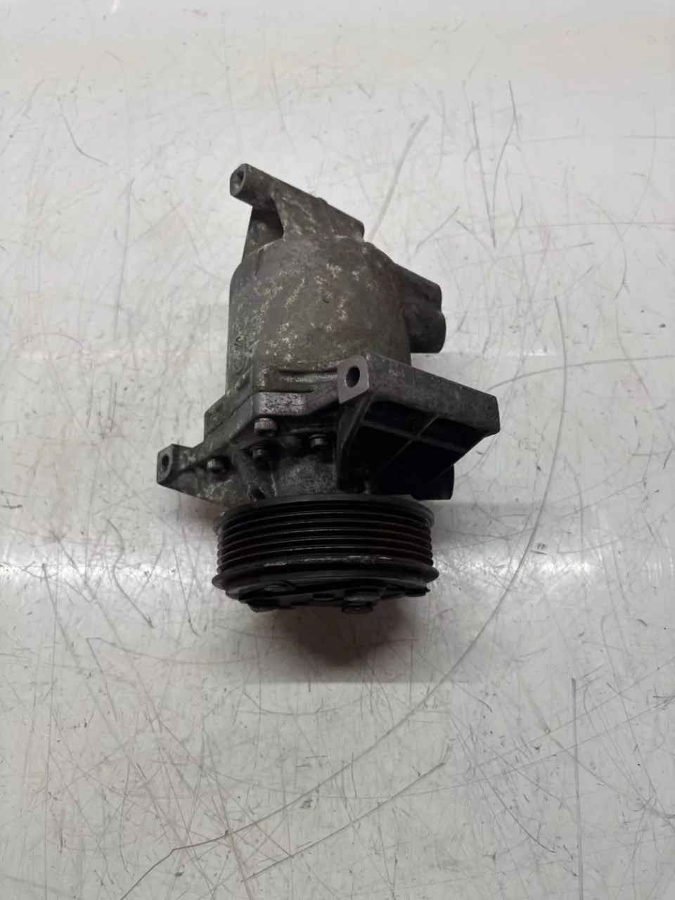 Compresor de aire acondicionado Nissan Juke 1.6 DIG-T Nismo MR16DDT 926001KC3C