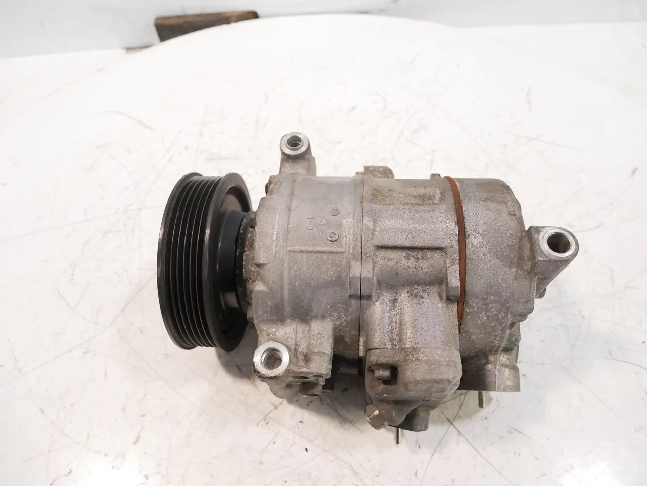 Compresor de aire acondicionado Volkswagen Scirocco 2.0 TFSI CAWB CAW 1K0820808A