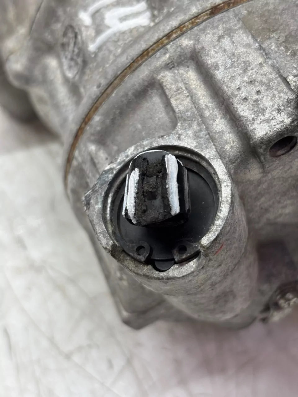 Compresor de aire acondicionado Volvo V40 526 2.0 D2 D4204T8 36010255