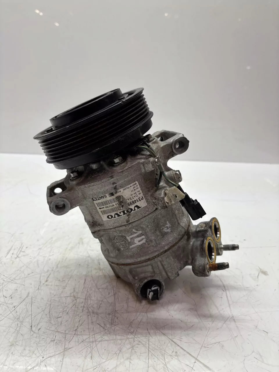 Compresor de aire acondicionado Volvo V40 526 2.0 D2 D4204T8 36010255