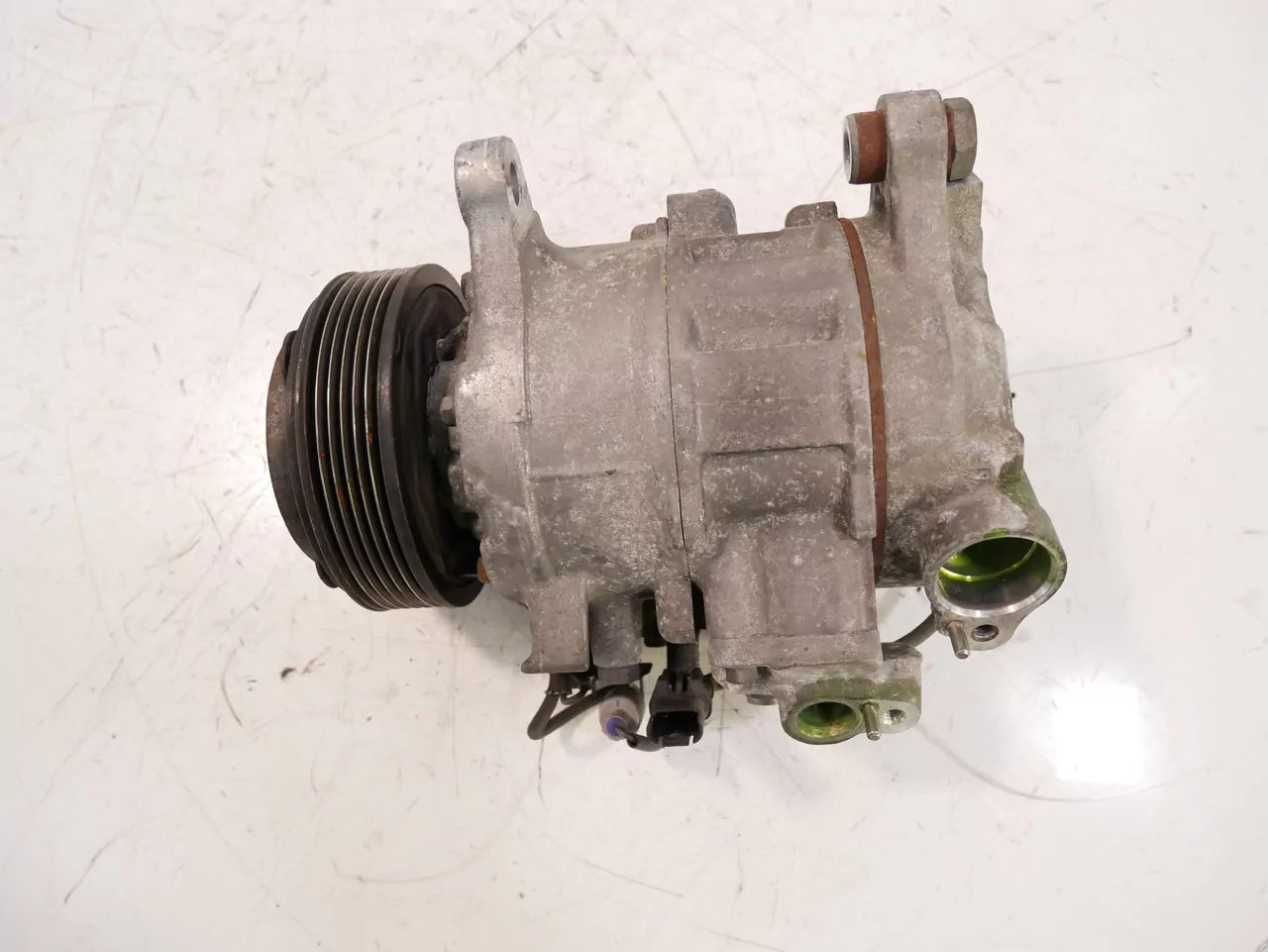 Compresor de aire acondicionado BMW Serie 5 Touring F11 2.0 520 d N47D20C N47 447260-3821