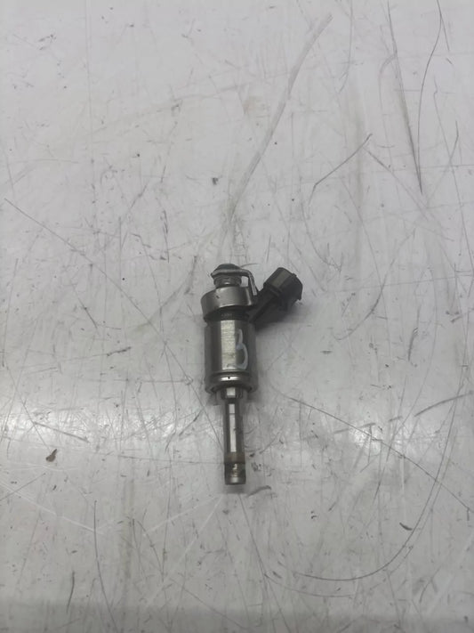 Boquilla inyector de combustible Suzuki Swift MK5 V 1,4 Sport K14C 15710-68M10