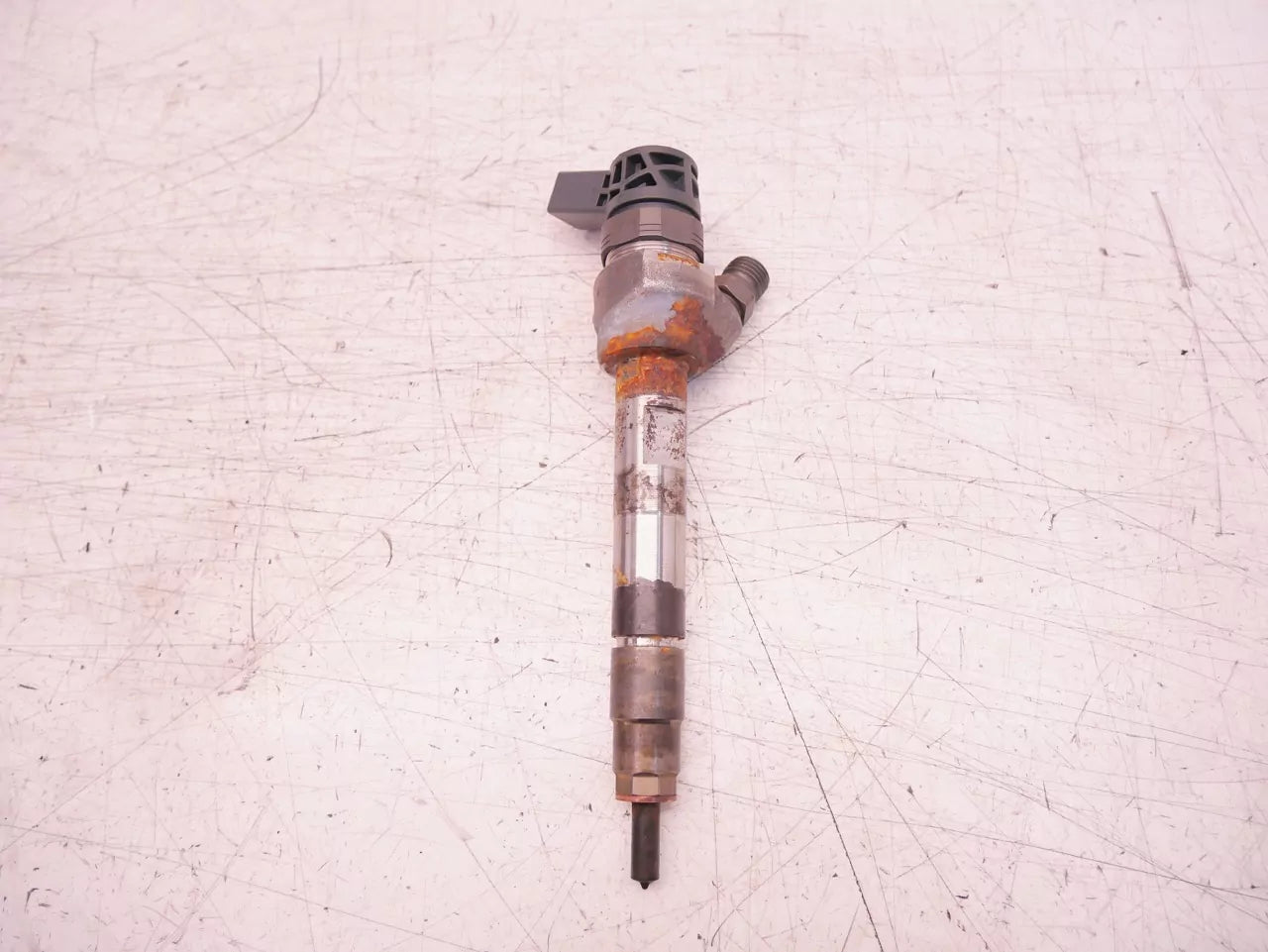 Inyector boquilla de inyección BMW 1.5 216 214 d B37C15A B37C15U0 8511630 0445110