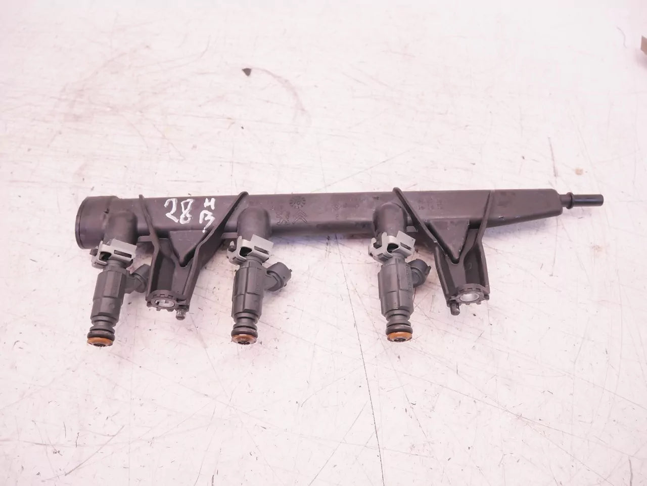 Riel inyector Citroen Peugeot 208 308 1.2 VTi HMZ EB2F HM01 9676020480