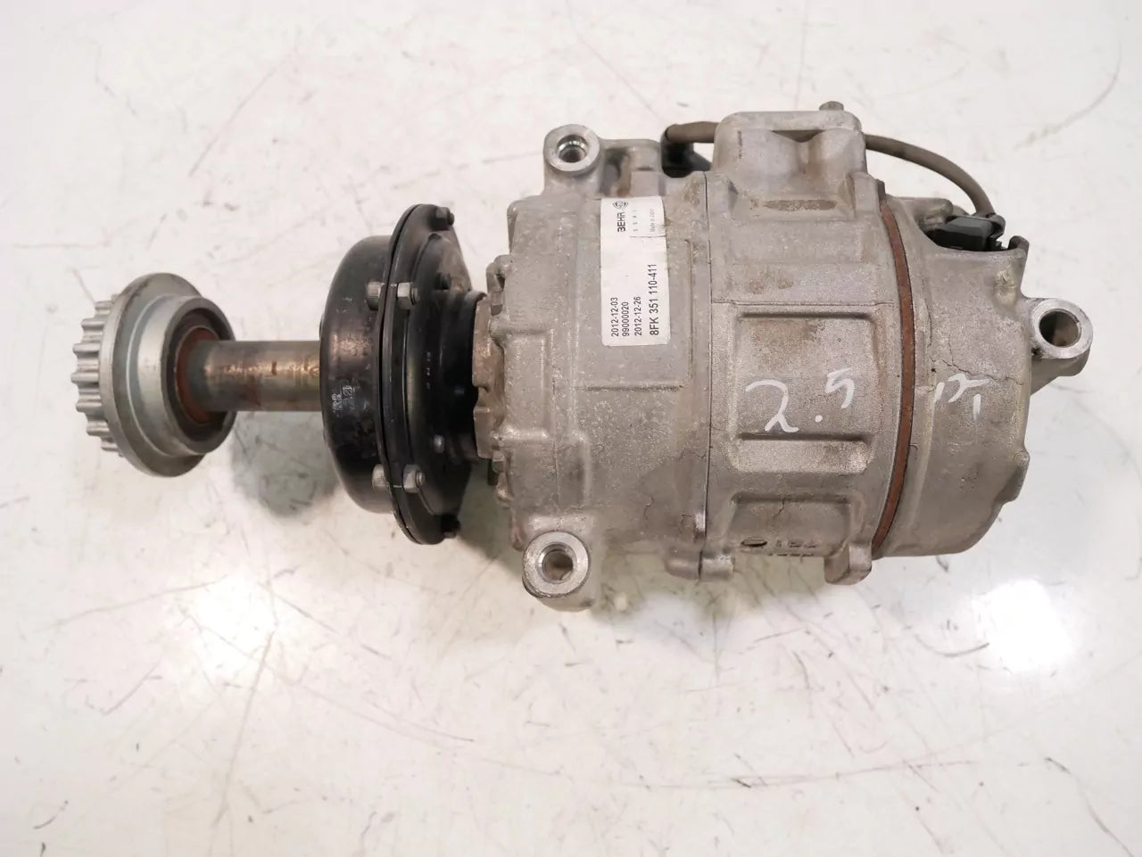Compresor de aire acondicionado Volkswagen Touareg 7L 5.0 V10 TDI AYH 8FK351110