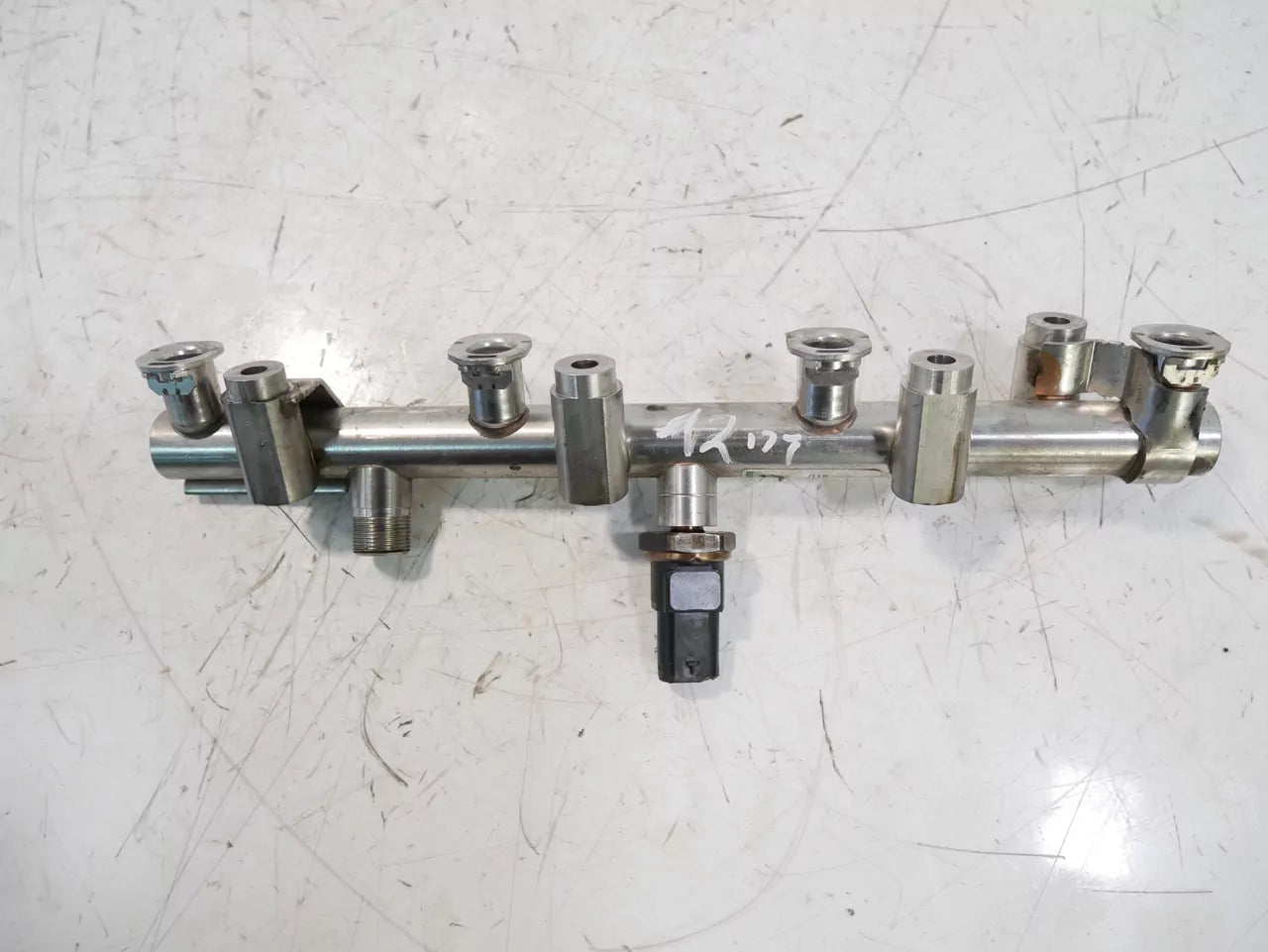 Barra de inyectores Nissan Qashqai J11 1.3 DIG-T HR13DDT HR13 175200298R