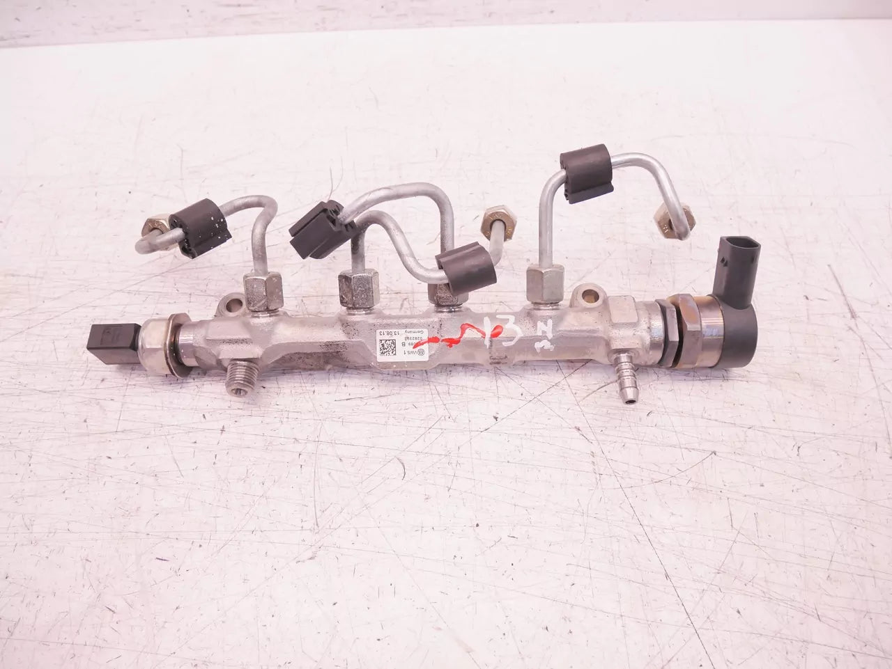 Tubo de ferrocarril Skoda Audi Seat Volkswagen Octavia Leon A3 Golf 1.6 TDI CLHA CLH 04L089B