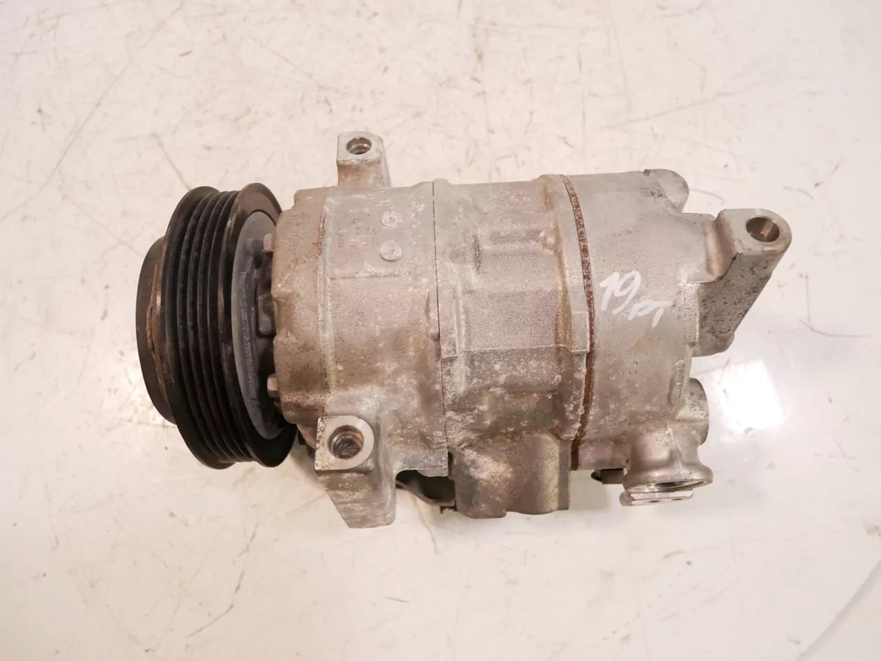 Compresor de aire acondicionado Mercedes-Benz 2.0 654.920 OM654.920 A0008304202