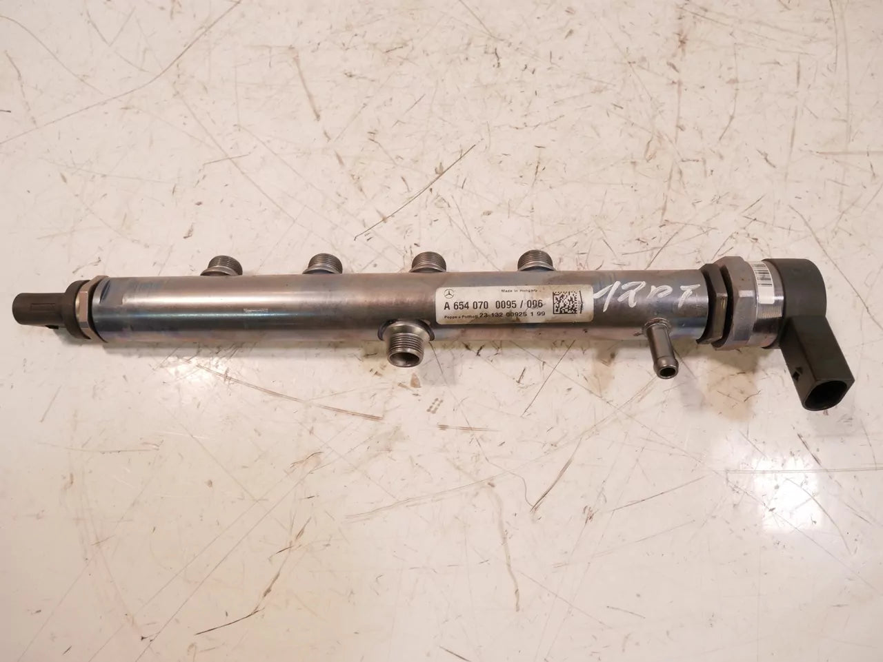 Tubo de raíl Mercedes-Benz 2.0 654.920 OM654.920 A6540700095