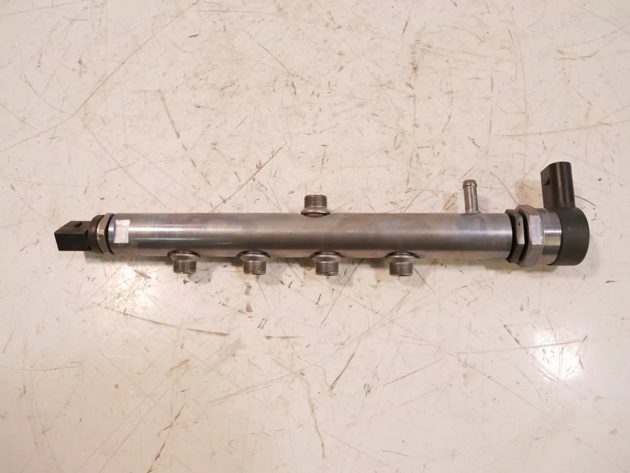 Tubo de raíl Mercedes-Benz 2.0 654.920 OM654.920 A6540700095