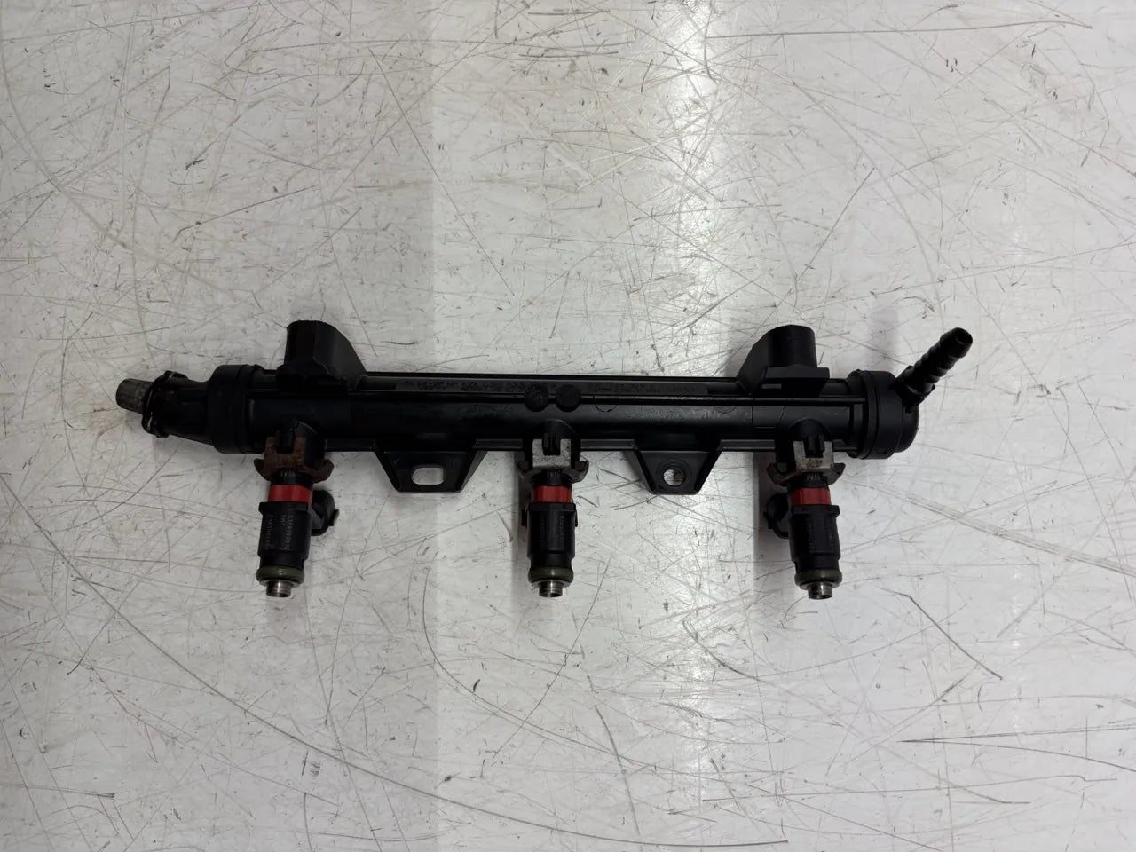 Riel inyector Seat Volkswagen Skoda Ibiza Fabia 1.2 gasolina CGPA CGP 03E133320A