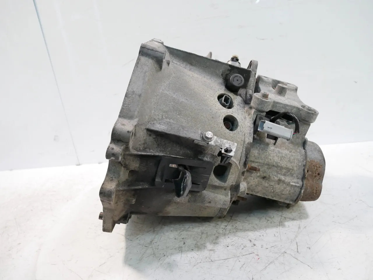 Caja de cambios manual Citroen 208 1.6 HDI 9HP DV6DTED 9H06 1612930380