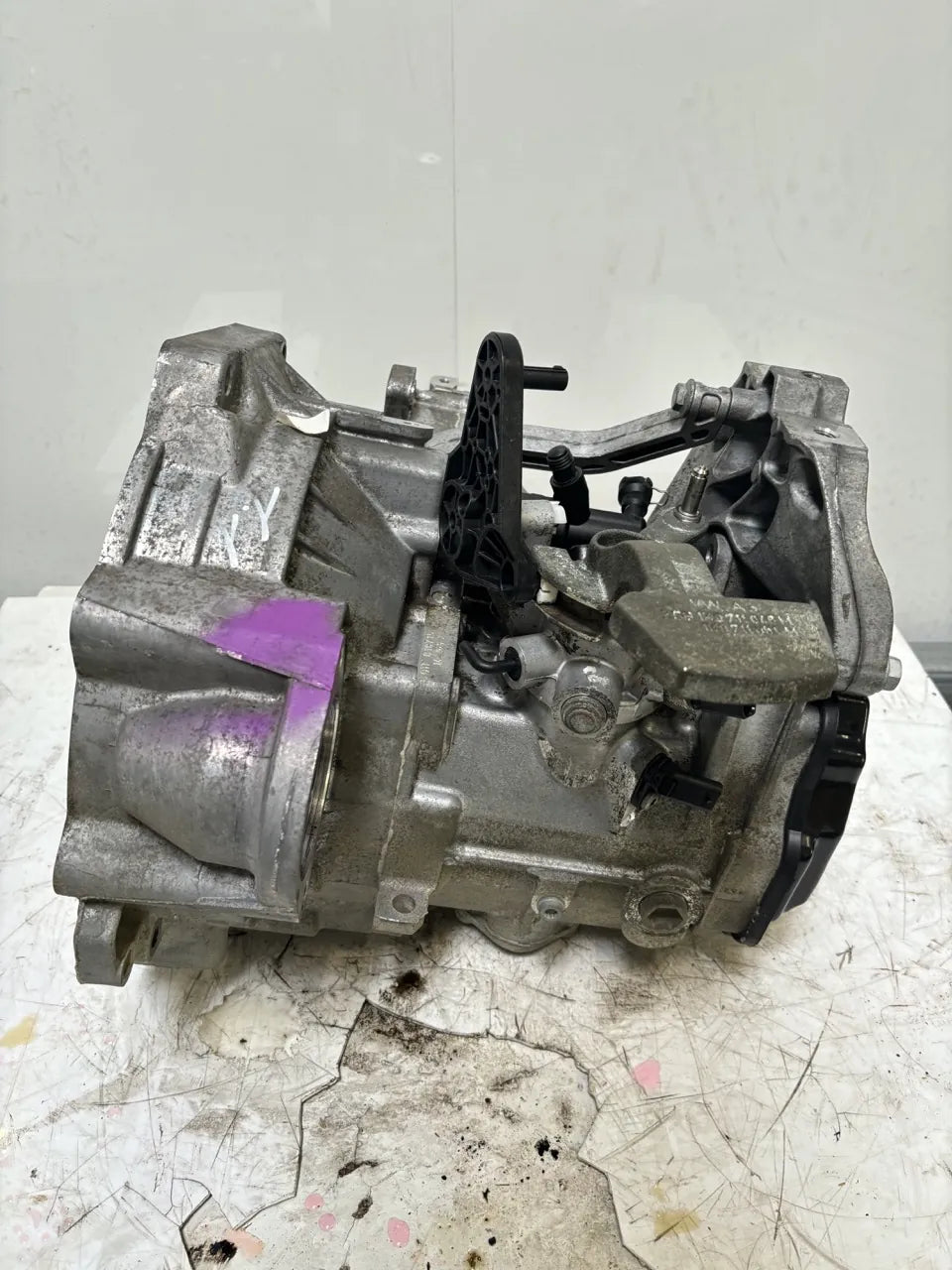 Caja de cambios Caja de cambios manual Volkswagen Caddy IV 2.0 TDI CUUD CUU QYF 0A4300050J