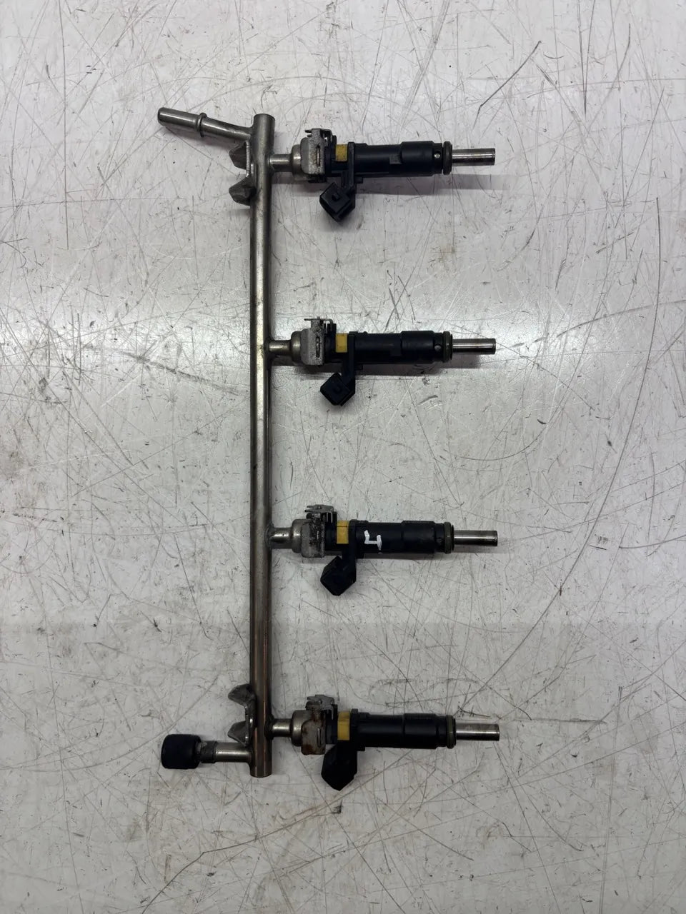 Riel inyector Opel Astra Zafira Vectra 1.8 gasolina Z18XER 2H0 55353804