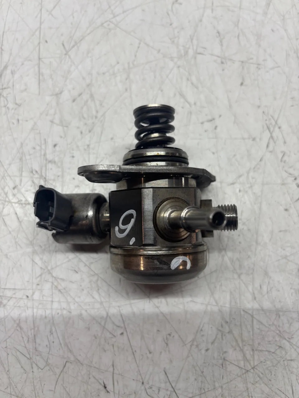 Bomba de combustible Nissan Juke F15 1.6 DIG-T MR16DDT 166303JY0A