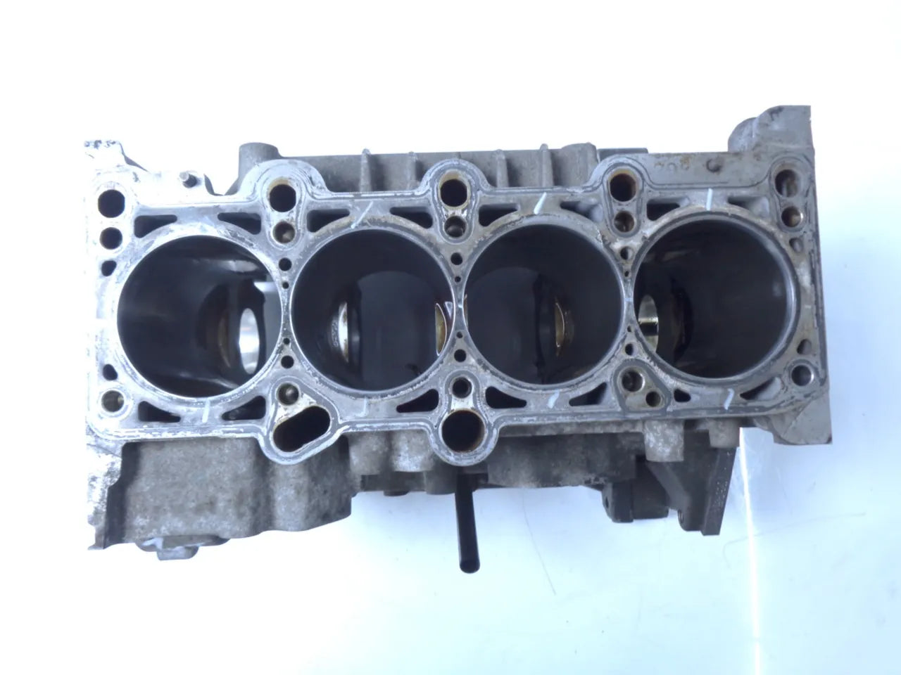 Bloque motor Defectuoso – Audi A4 B6 B7 A6 Passat 2.0 ALT R06D023A