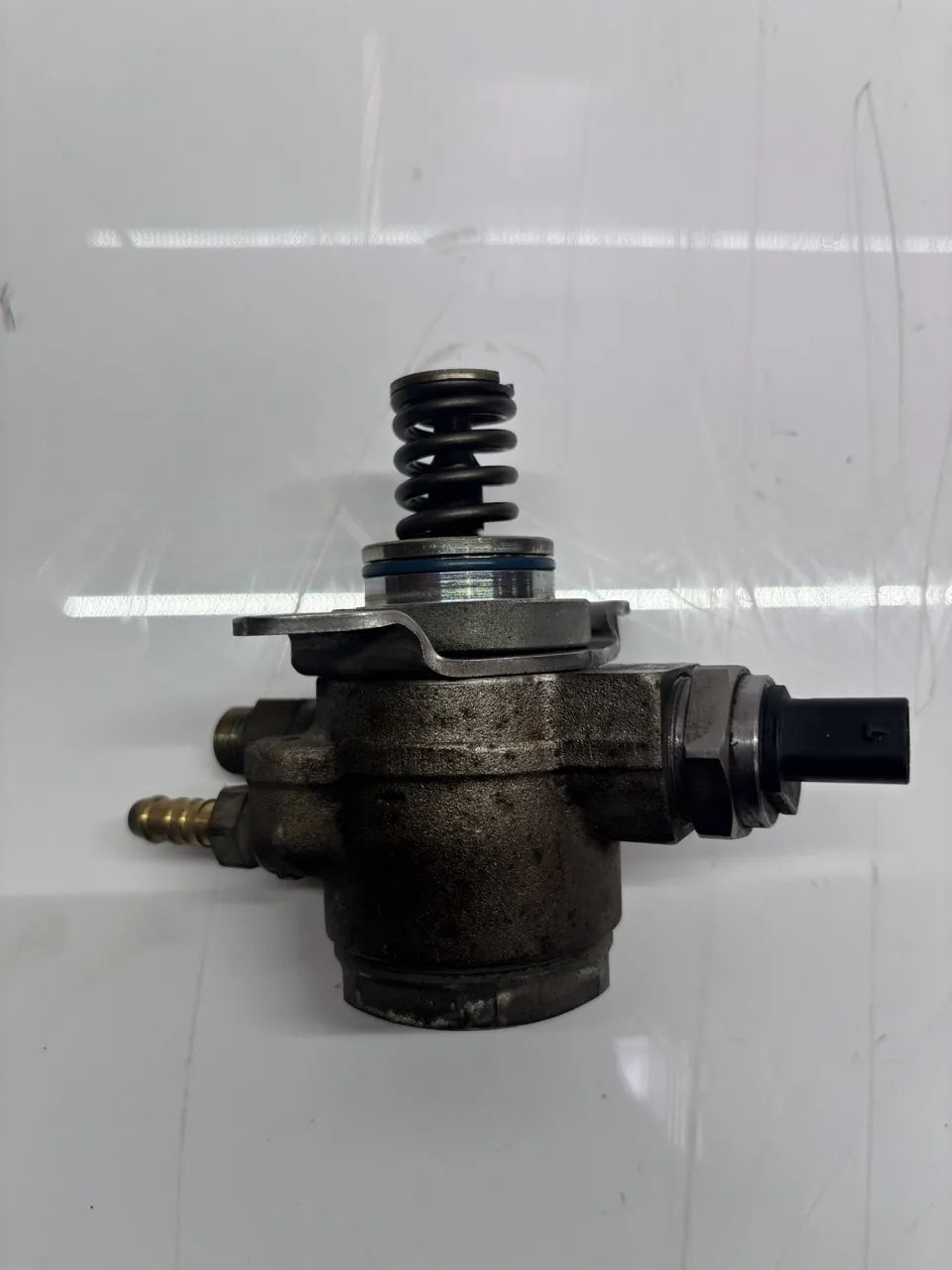 Bomba de combustible Volkswagen Golf Passat B7 1.4 TSi CAXA CAX 03C127026M