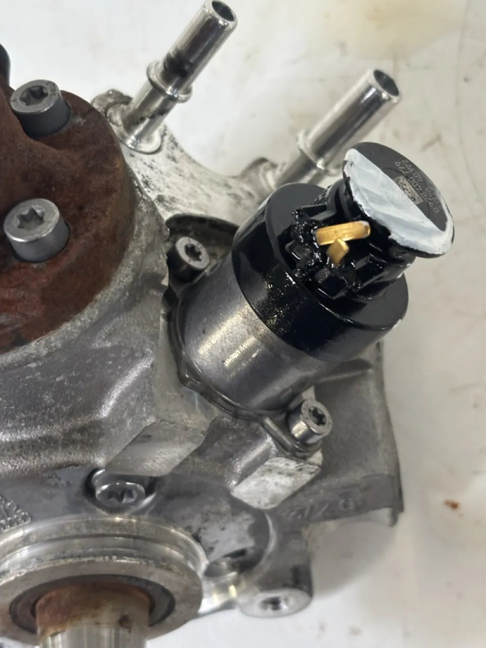 Bomba de alta presión Citroen Peugeot 1.6 BlueHDi DV6FE 9811347380