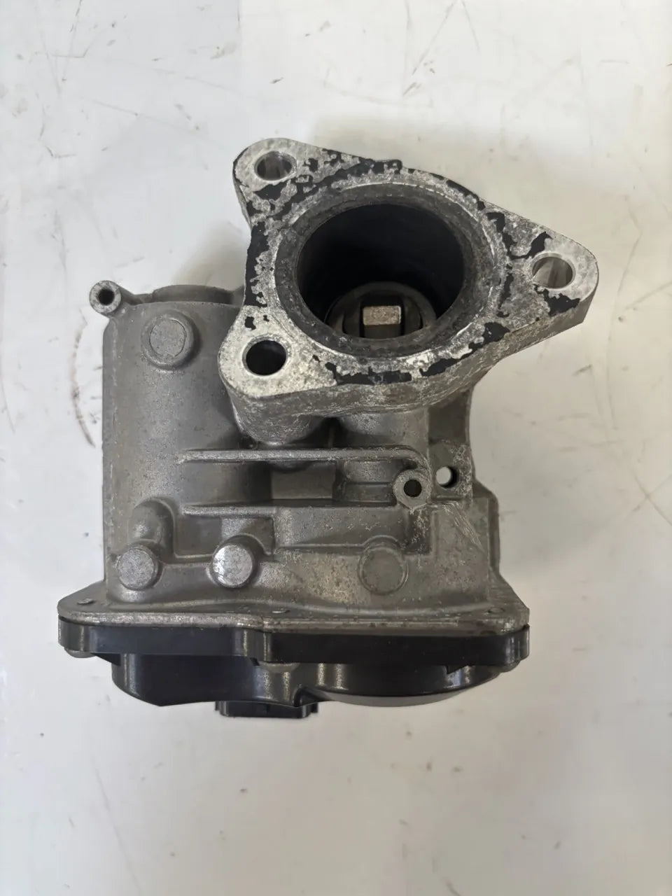 Válvula EGR Mercedes-Benz Clase B W176 1.5 CDI A180 OM607.951 K9K460 147102557R