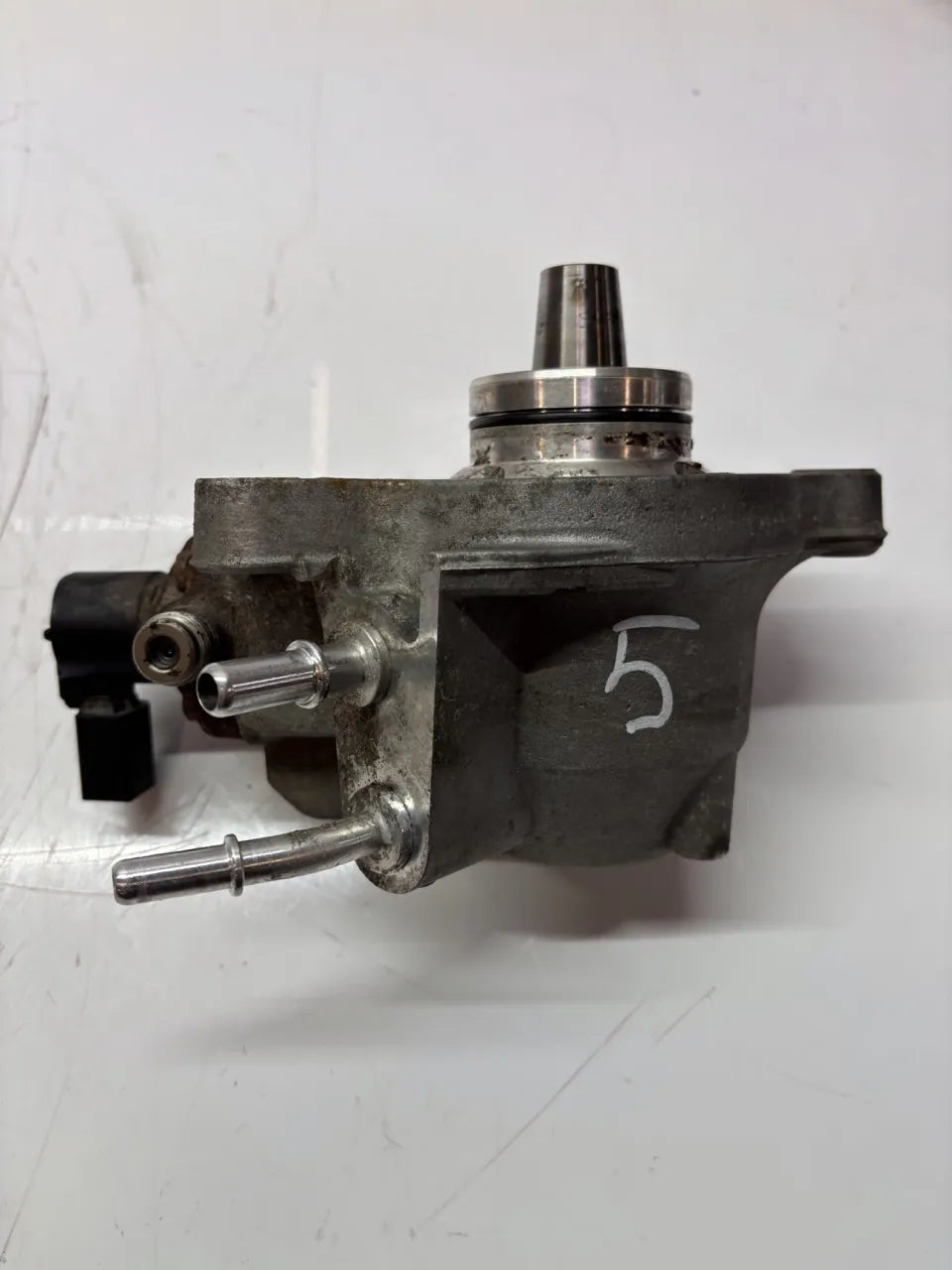 Bomba de alta presión Ford Transit V363 2.0 EcoBlue YMR6 HG9Q-9B395-AA