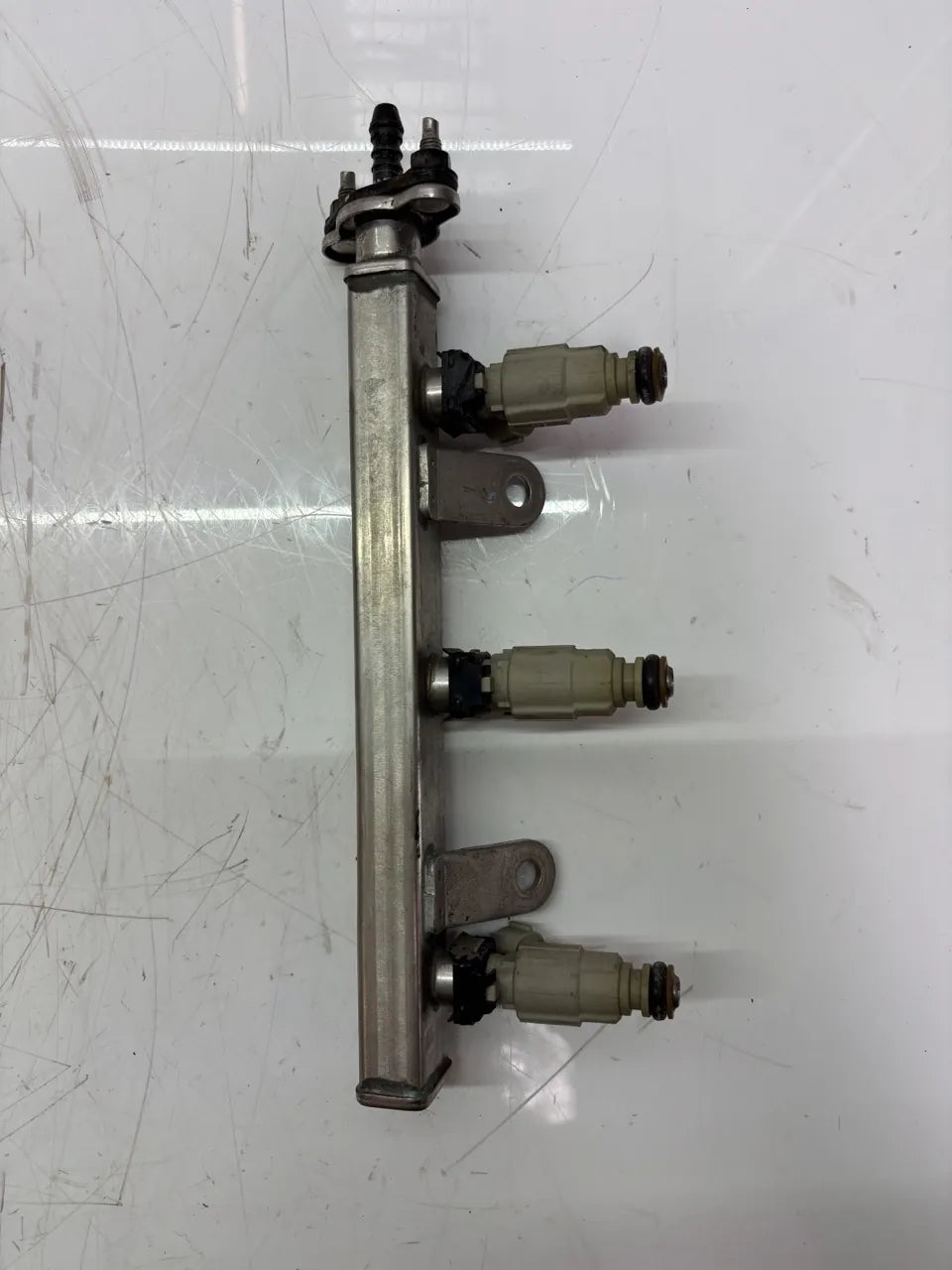 Carril del inyector Kia Hyundai Picanto II i10 1.0 gasolina G3LA 35340-04000
