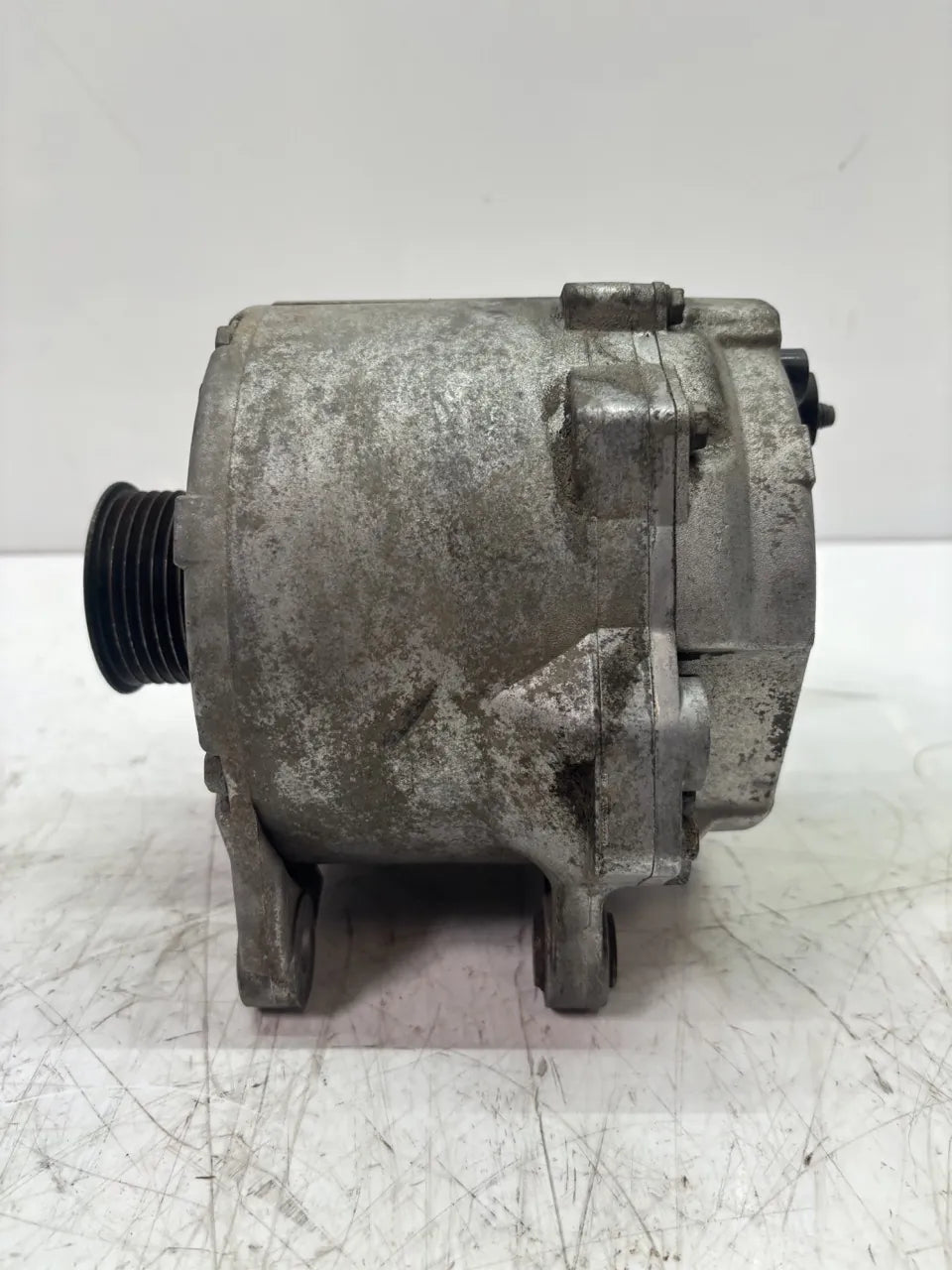 Alternador Audi A8 D3 4.2 V8 gasolina BFM 077903015Q