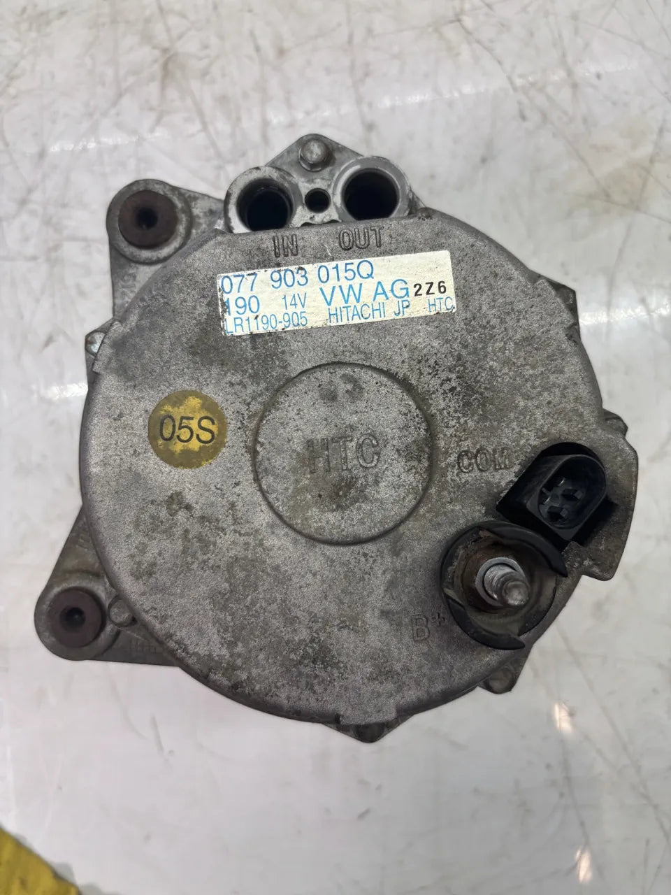 Alternador Audi A8 D3 4.2 V8 gasolina BFM 077903015Q