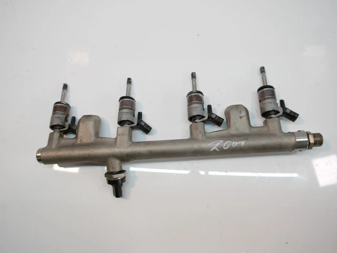 Rampa inyectora Audi Volkswagen A3 Tiguan 2.0 TSI DNNA DNN 06N133317A