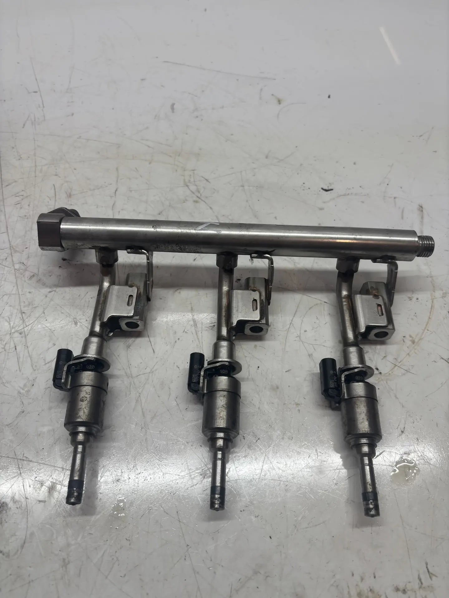 Barra de inyectores Ford Fiesta VI B-Max 1.0 EcoBoost M1JE CM5G-9H487-HB