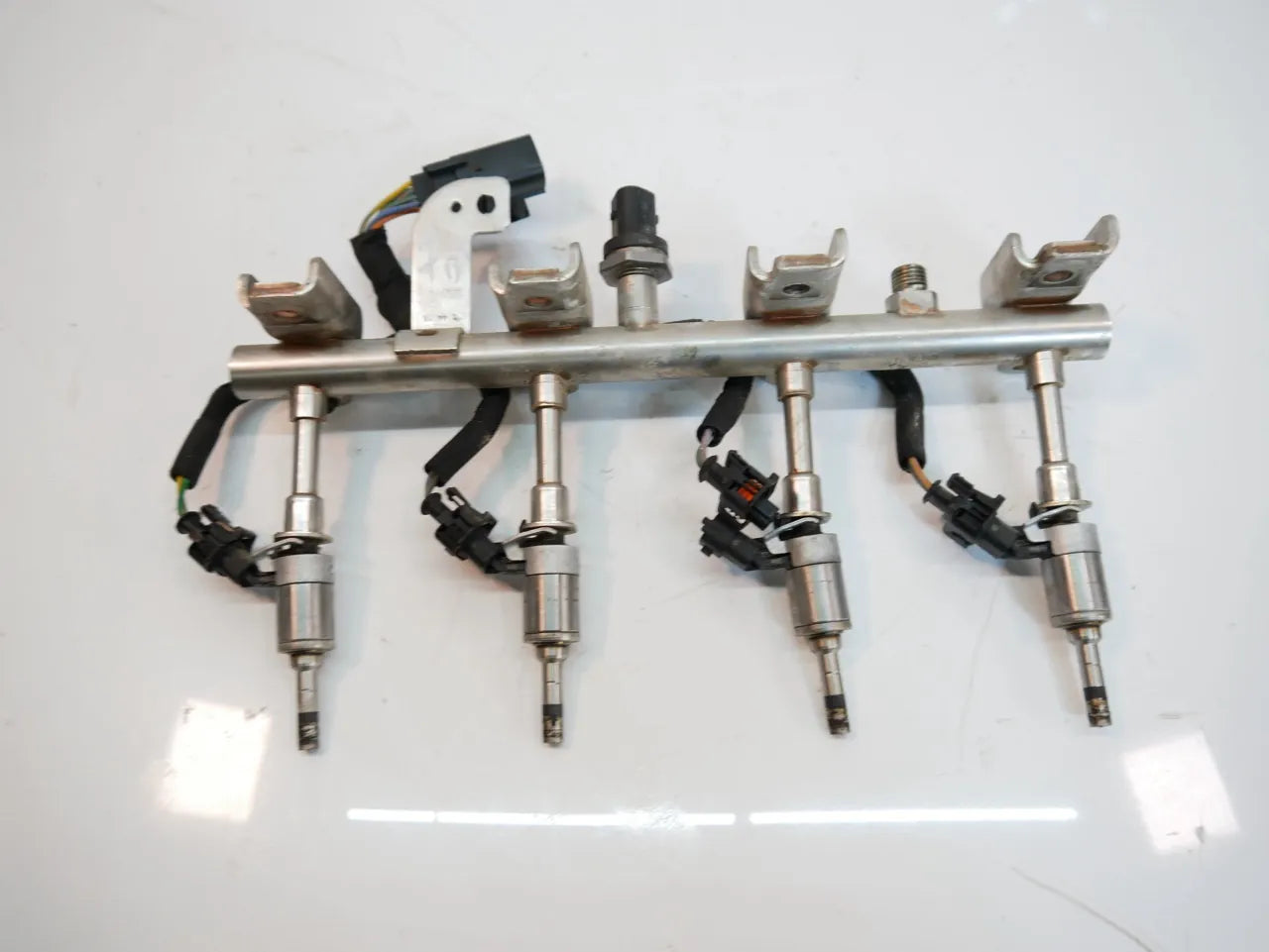 Riel inyector Land Rover Evoque 2.0 P250 4x4 PT204 AJ20P4 H4P3-9G774-BB