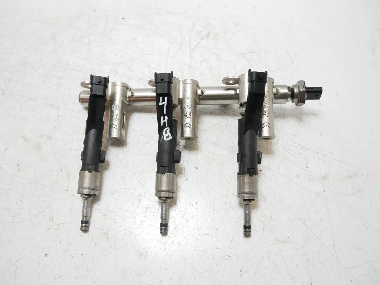 Rail de inyectores Opel Combo Mokka 1.2 F12XHT HN05 9811353880