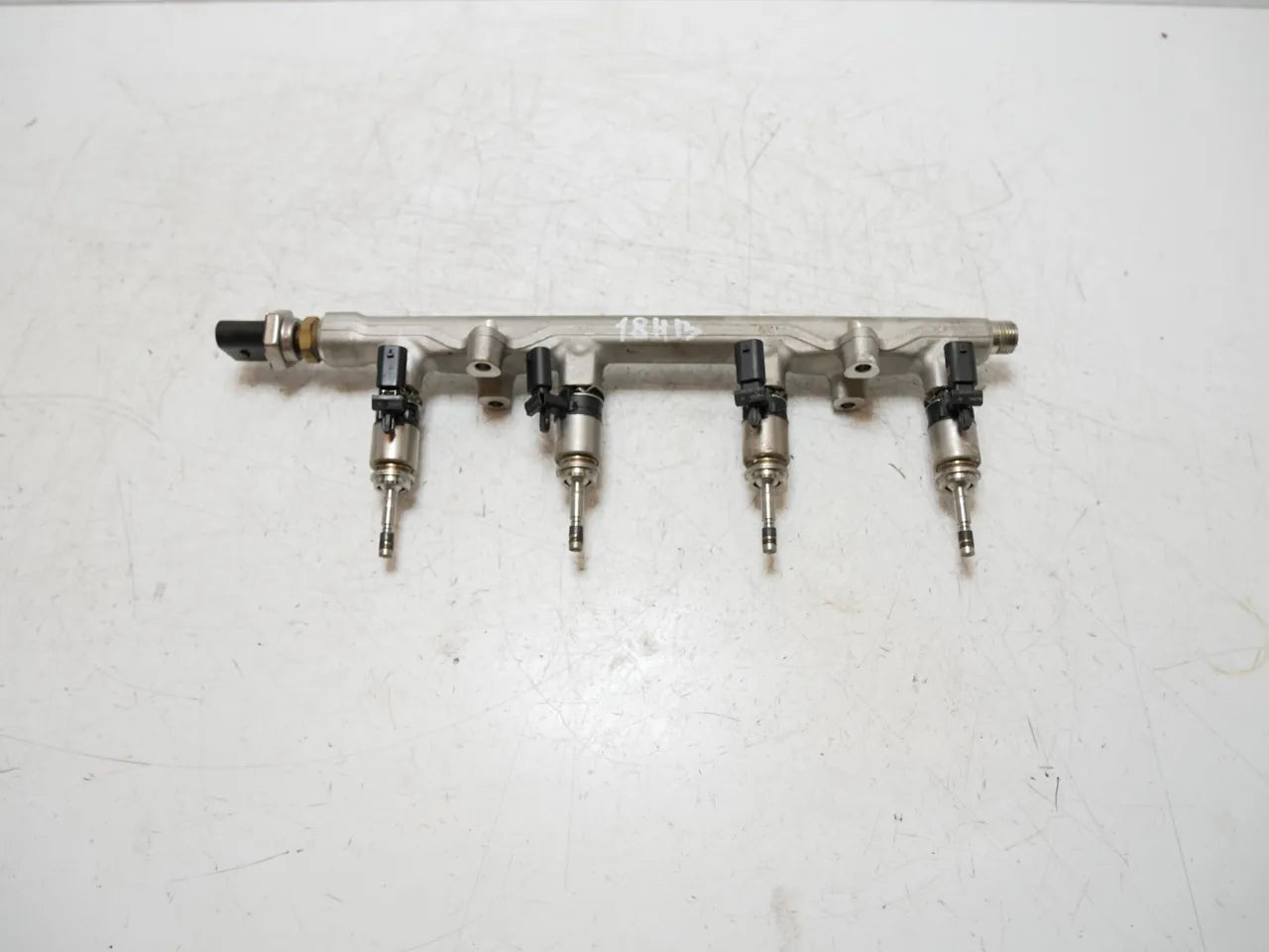 Rampa inyectora Audi Seat Skoda Volkswagen Golf 1.5 TSI DPCA DPC 05E133320B