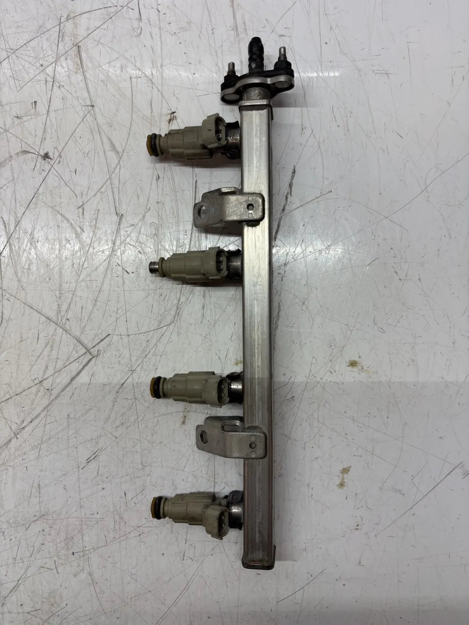 Carril del inyector Kia Rio III 1.2 CVVT Euro 5 G4LA 3531004000.