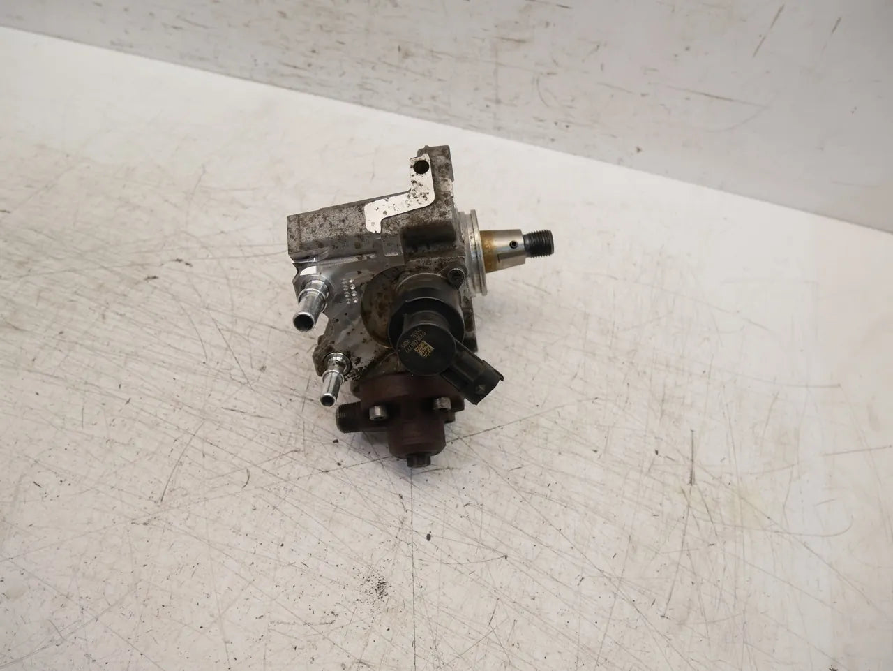 Bomba de alta presión Peugeot 308 1.6 HDi BHY DV6FD BH02 9811347380 0445010739