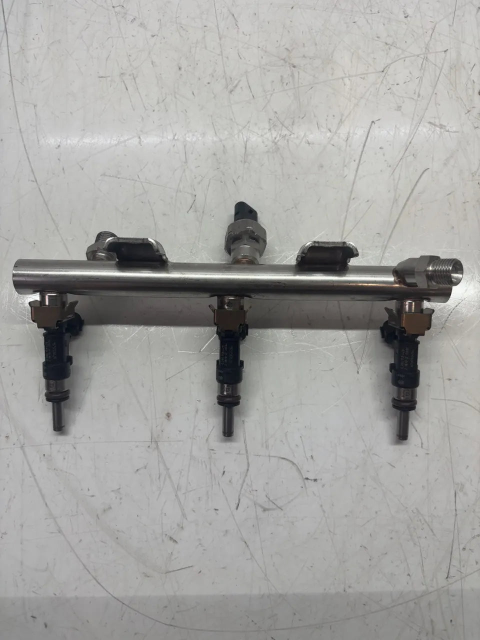 Riel inyector Alfa Romeo Giulia 952 2.9 gasolina 670053476 06700527520