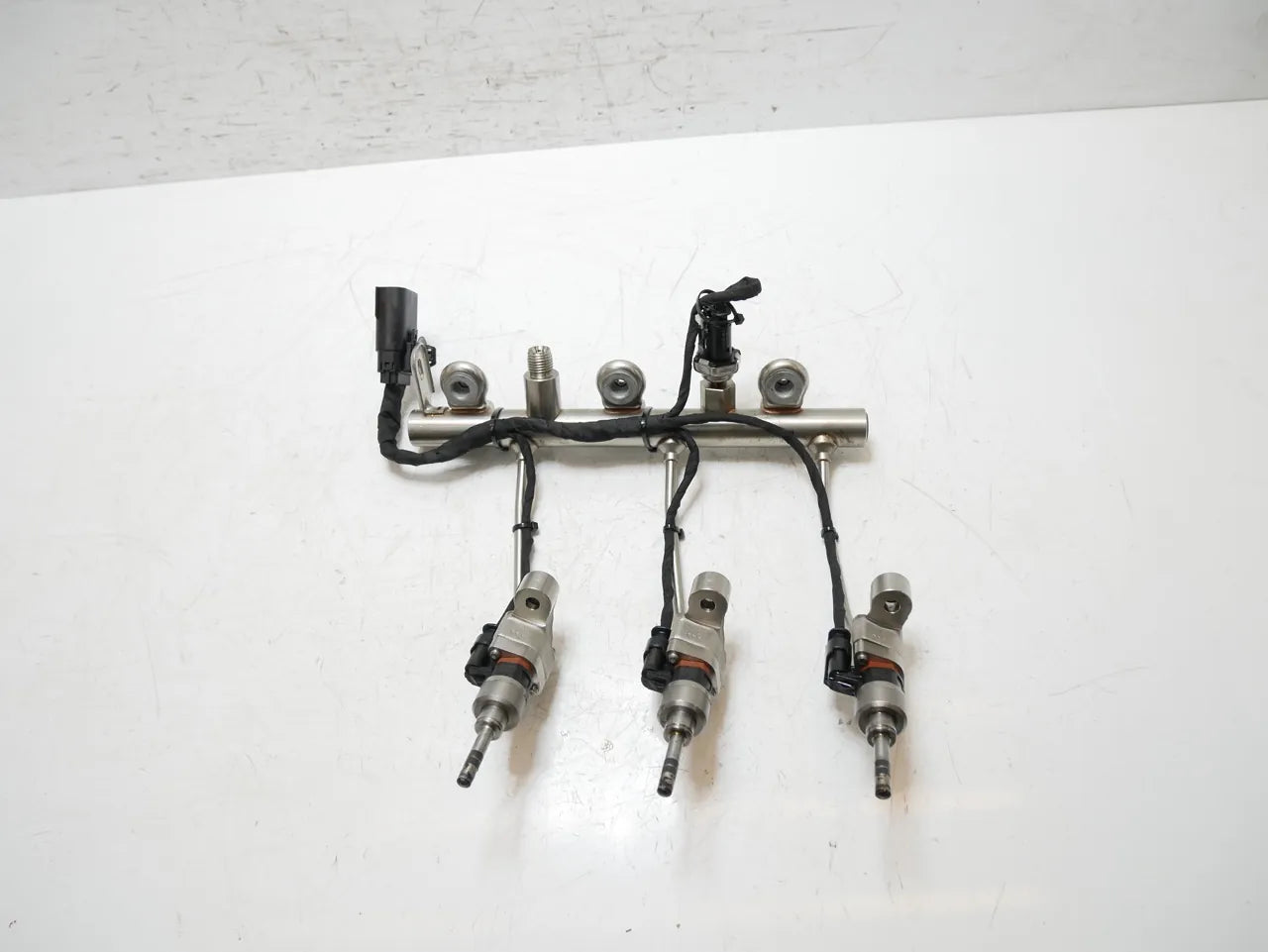 Rail de inyectores Opel Astra Adam Corsa 1.0 T D10XFL LE1 55504427